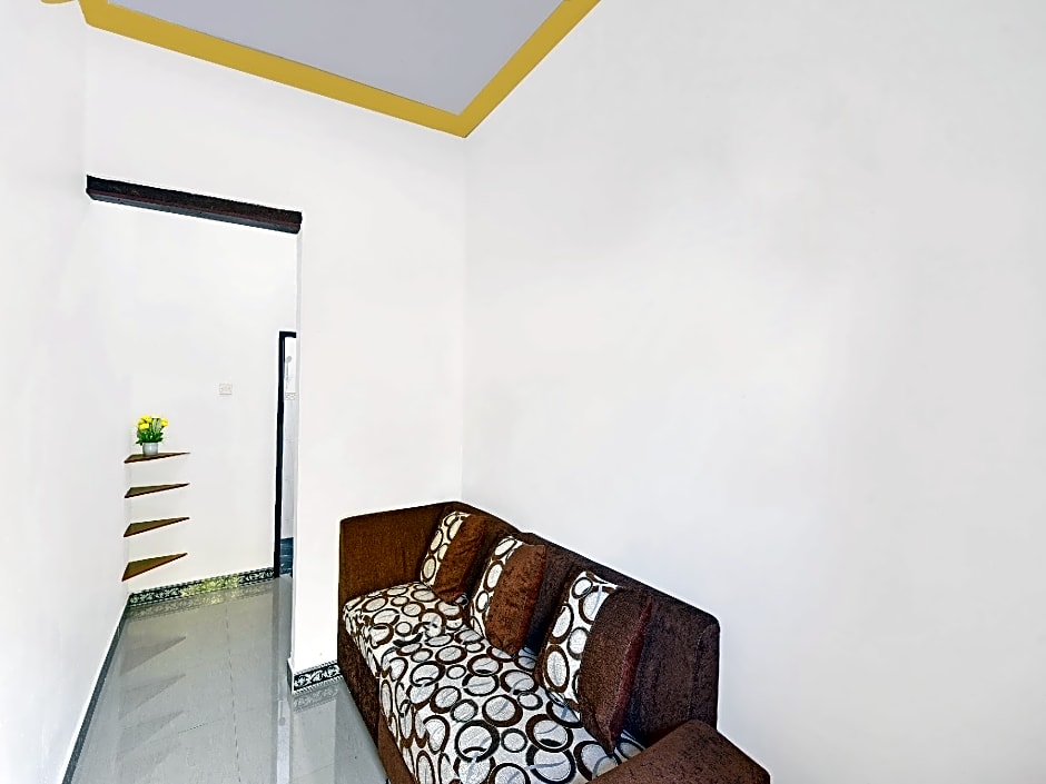 OYO 91192 Homestay Antara