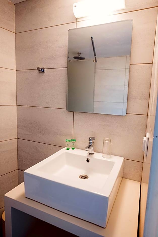 Mastorakis Hotel and Studios