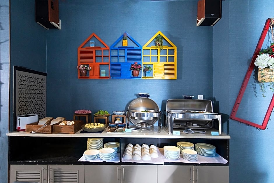 Good Vibes Central Hotel