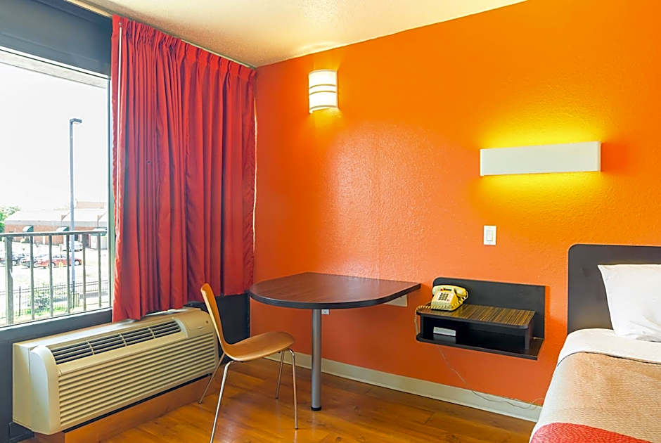 Motel 6-Little Rock, AR - West