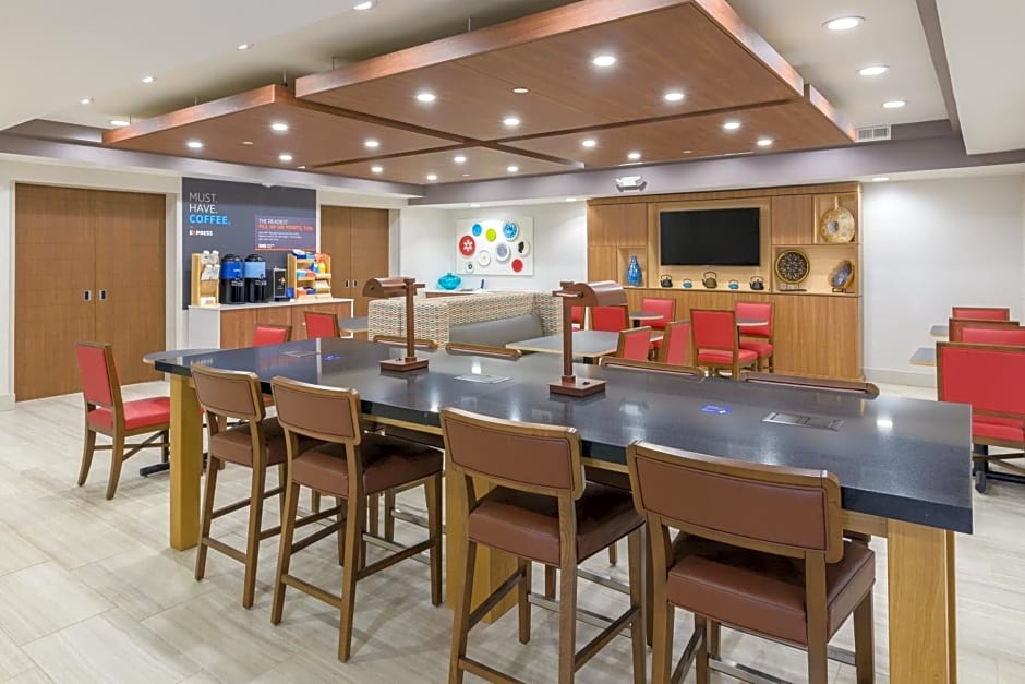 Holiday Inn Express Southington, an IHG Hotel