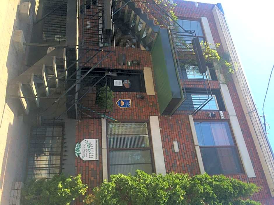 Maison Des Jardins B & B