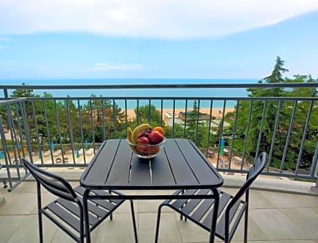 Luna Beach Hotel