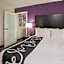 Bloom Hotel