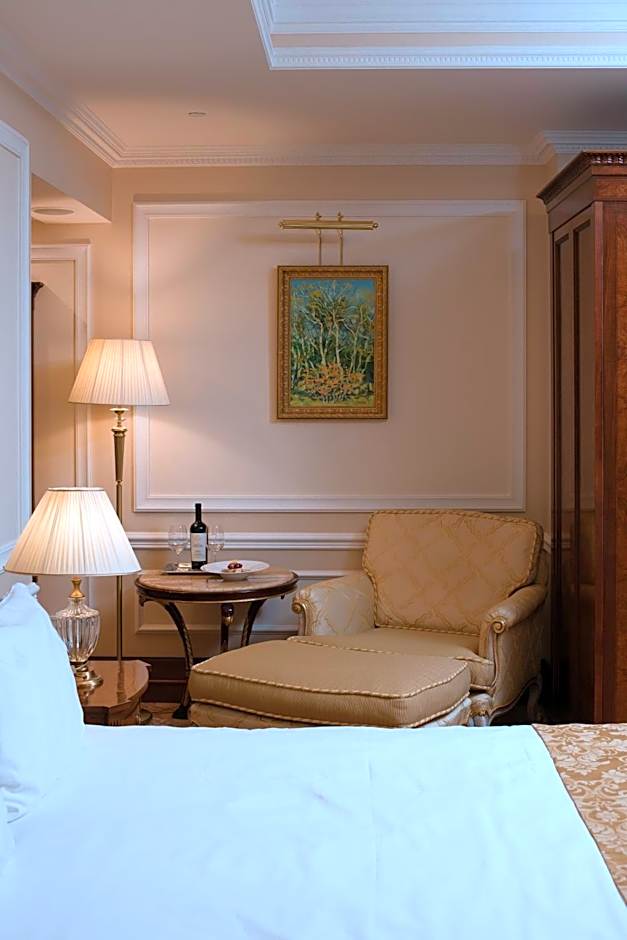 Nobil Luxury Boutique Hotel
