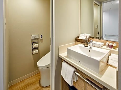 Triple Nikko Superior Room (11-12/F), with Lounge Access