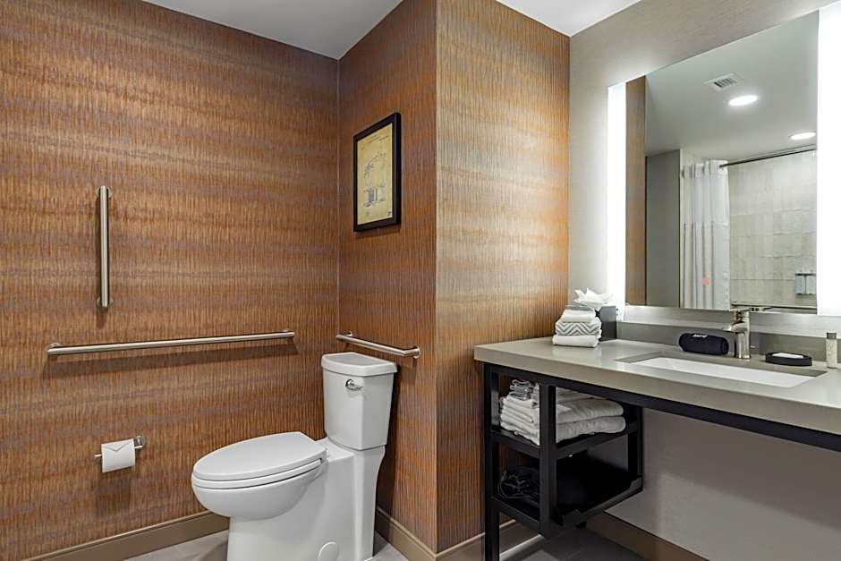 Cambria Hotel New Haven University Area