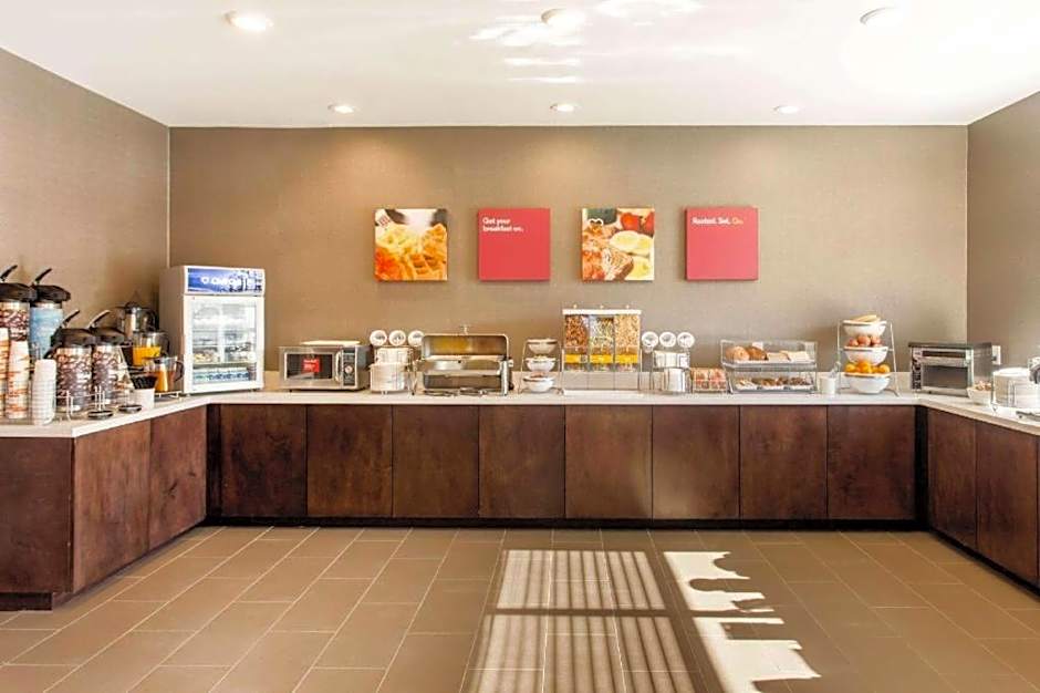 Comfort Suites