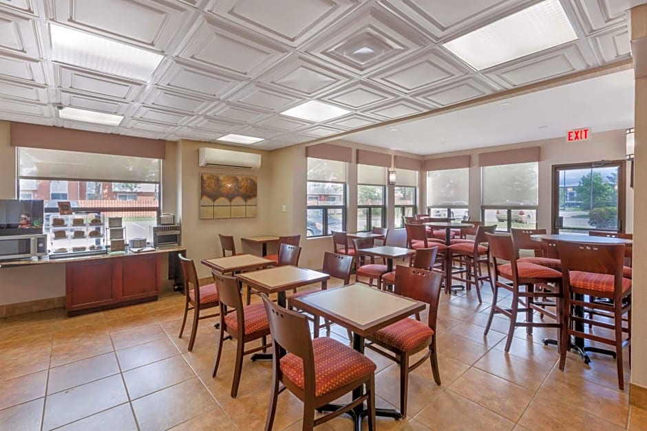 Best Western Plus Rose City Suites