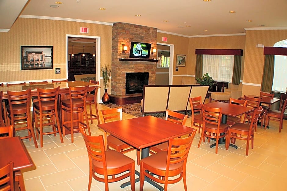 Best Western Plus Easton Inn & Suites