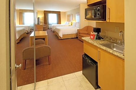 One-Bedroom Queen Suite