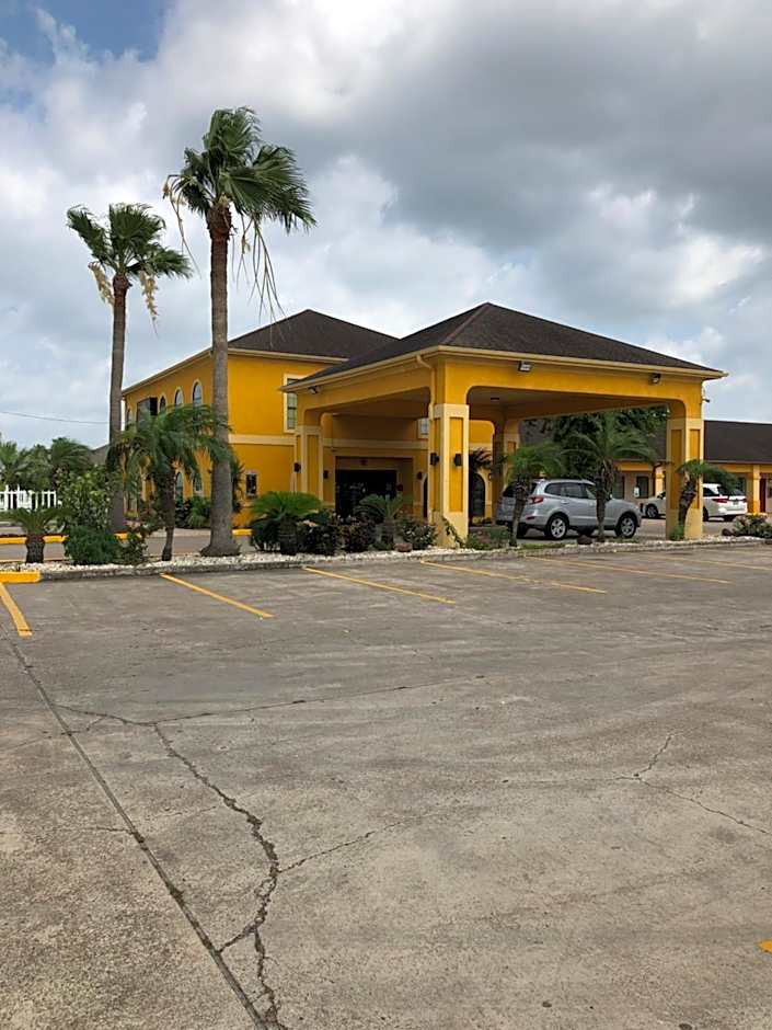 Los Fresnos Inn and Suites