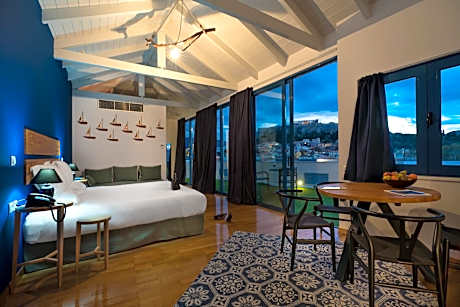 Junior Suite with Panoramic Acropolis View