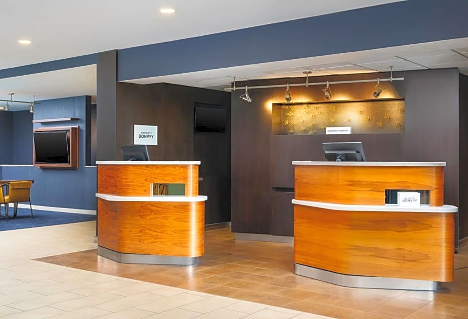 Courtyard By Marriott Columbus Worthington