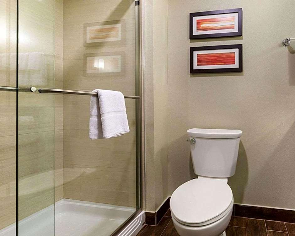 Comfort Suites near Westchase on Beltway 8