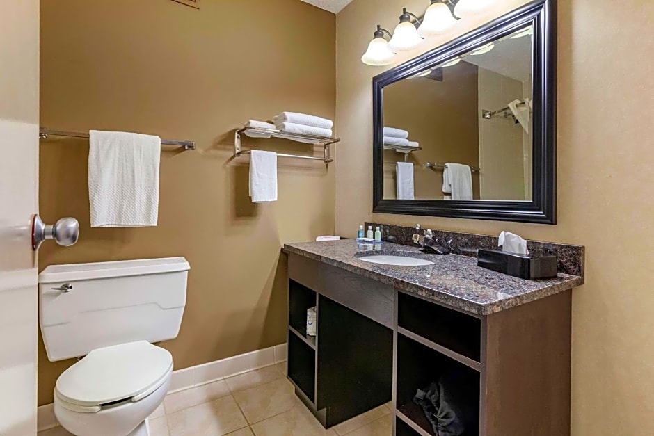 Quality Inn & Suites Escanaba North