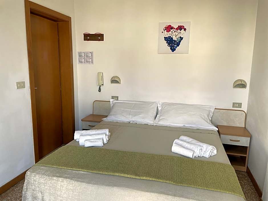 Hotel Alex