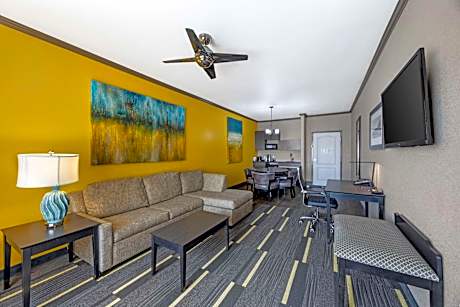 King Suite with Roll-In Shower, Sofa Bed and Spa Bath - Disability/Non-Smoking