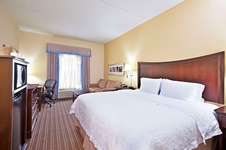 King Room with Sofa Bed and Study - Non-Smoking