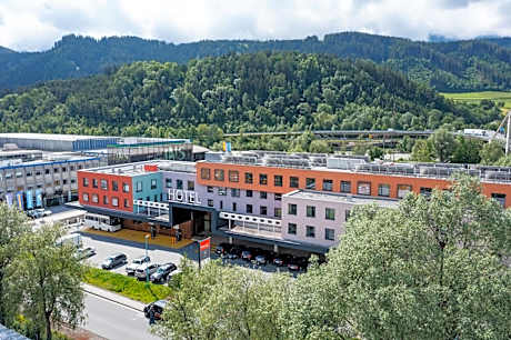 Hwest Hotel