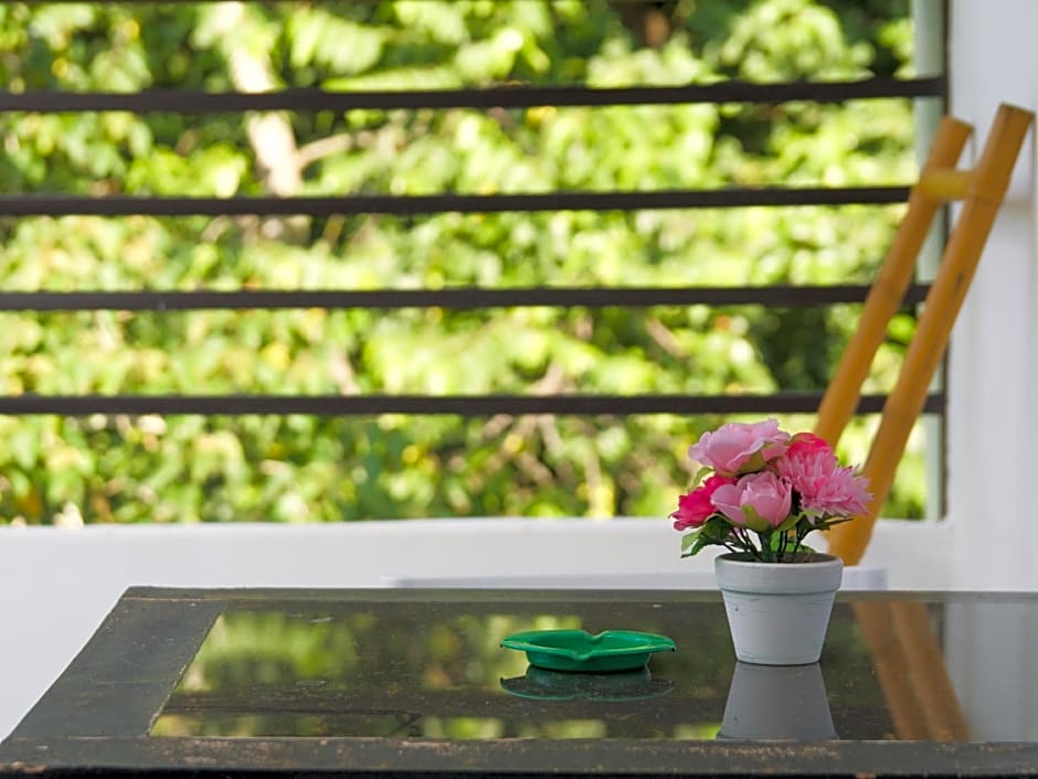 Ala Amid Bed And Breakfast