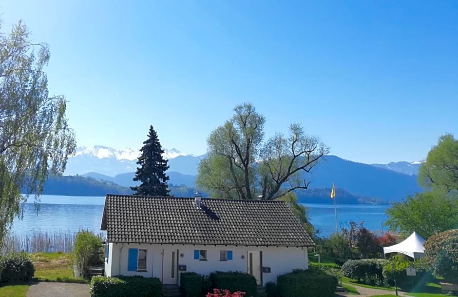 Schloss-Hotel am See - Swiss-Chalet Merlischachen