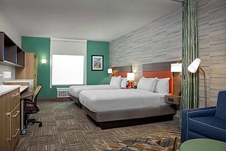 2 Queen Beds Studio Suite