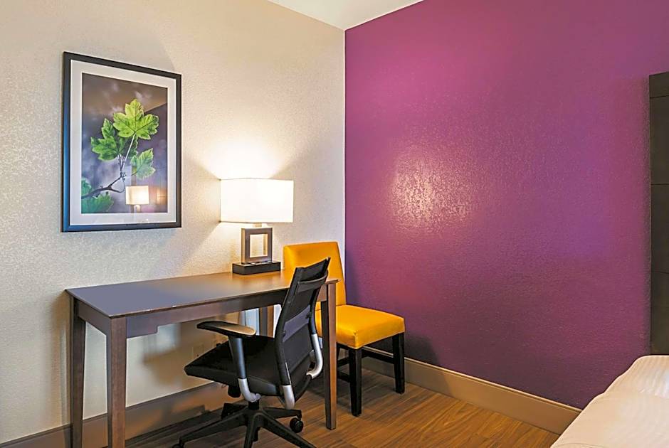 Wingate by Wyndham Galveston Beachfront at the Seawall