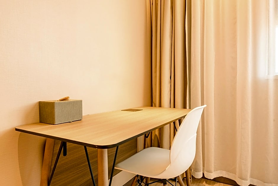 Hanting Hotel Xinyang Xi County