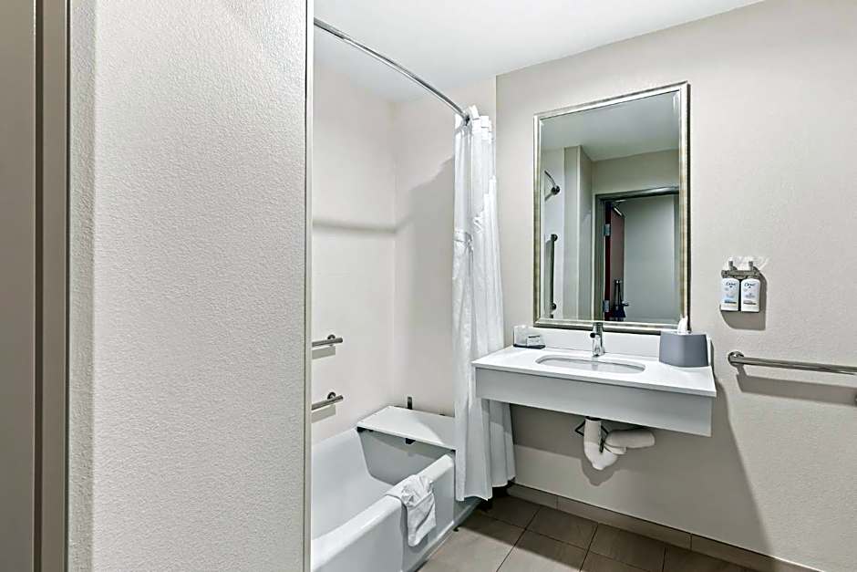 Holiday Inn Express & Suites Perry By IHG