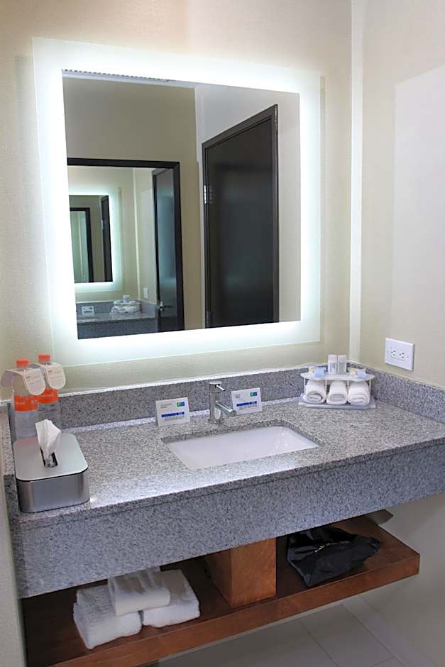 Holiday Inn Express & Suites Mexicali By IHG
