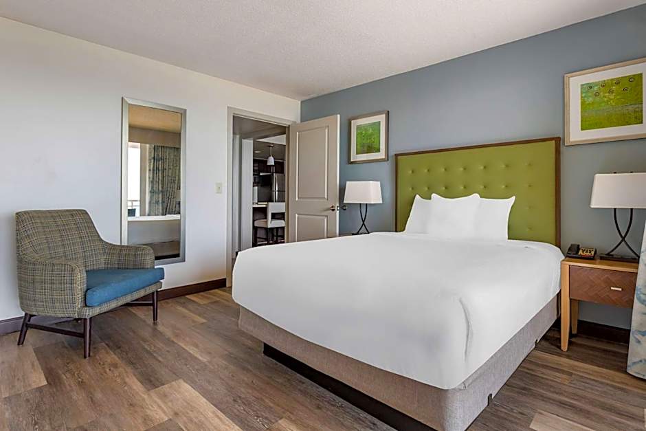 Photo 1 of 5 of 1 Bedroom 1 King Bed, Hearing Accessible, Ocean View