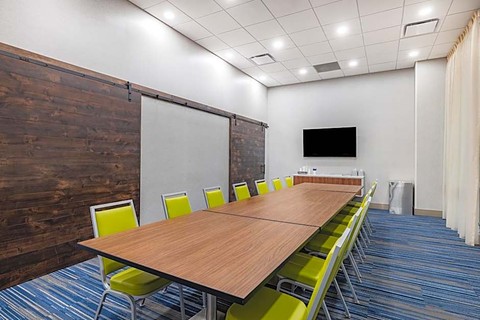 Holiday Inn Express & Suites - Lincoln Downtown By IHG