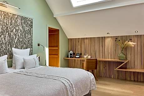 Deluxe King Suite
