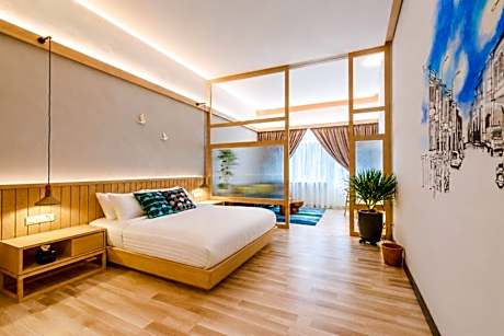 Courtyard Suite
