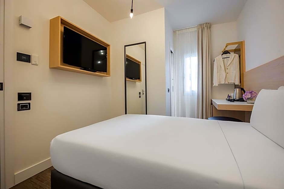 Globus Urban Hotel