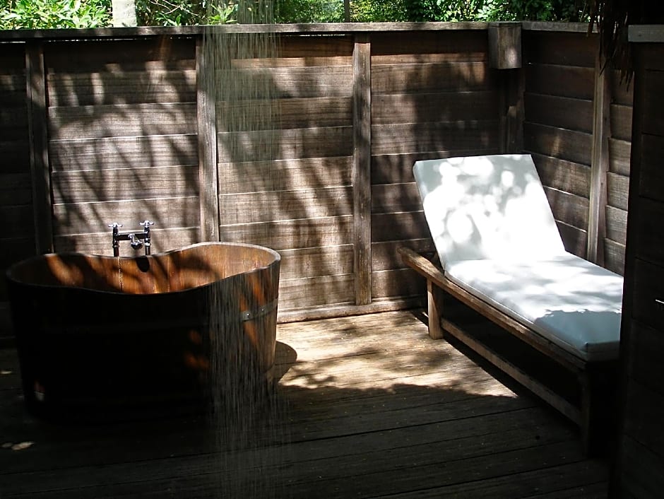 Bon Ton Antique Wooden Villas