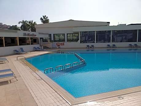 Cairo Pyramids Hotel