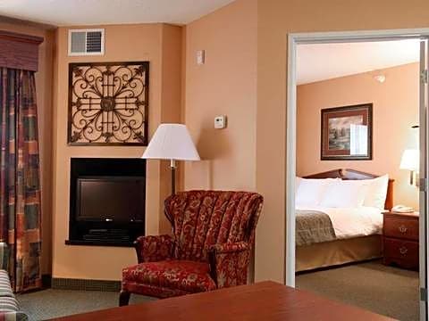 MainStay Suites Madison Airport