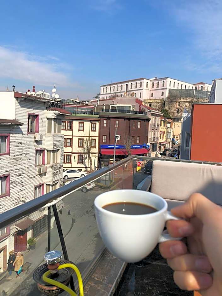 La Petite Maison Hotel