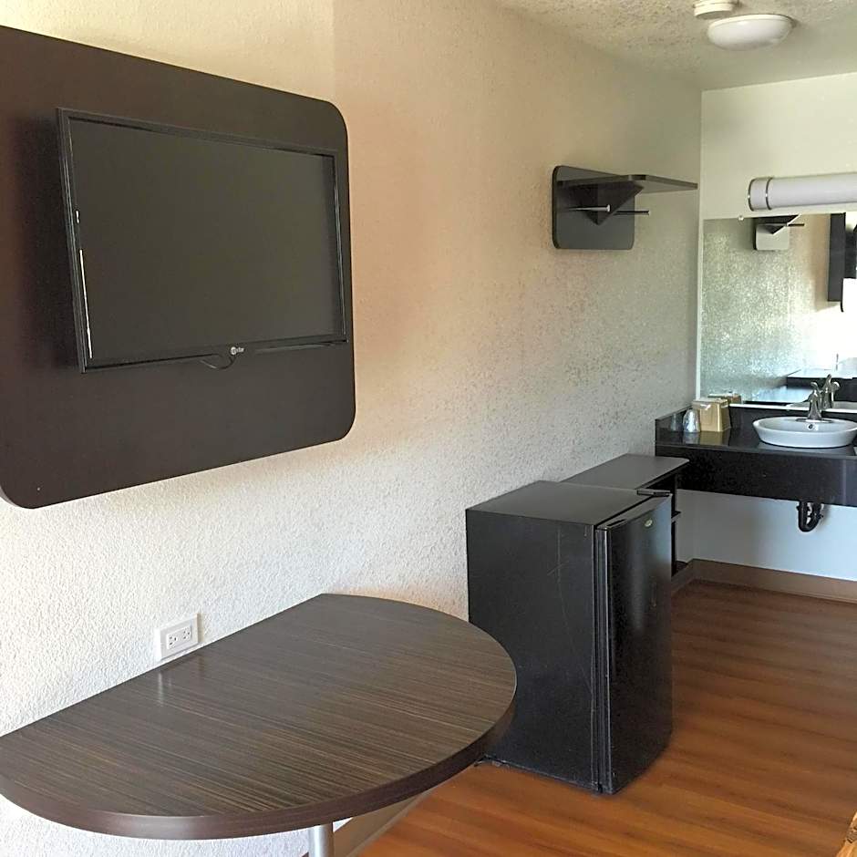 Motel 6 Bakersfield