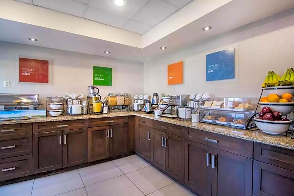 Comfort Inn And Suites South