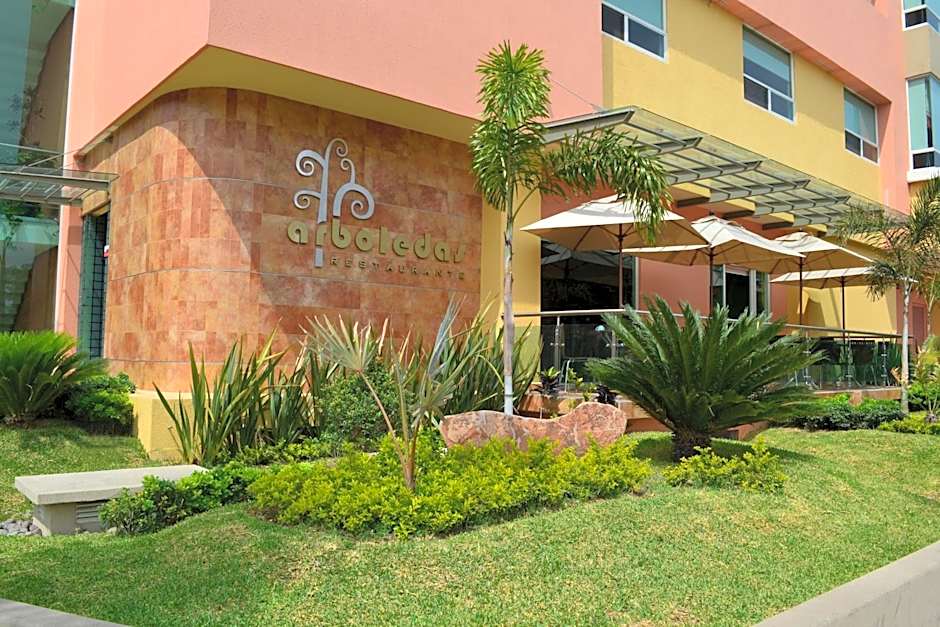 Hostalia Hotel Expo & Business Class