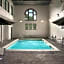Country Inn & Suites by Radisson, St. Charles Historic District