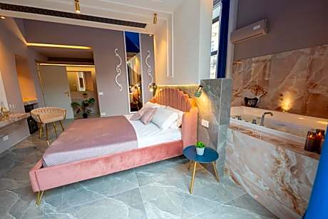 Superior King Suite
