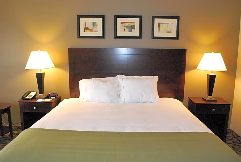 Holiday Inn Express Bloomington West