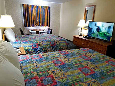 Queen Room with Two Queen Beds - Non-Smoking