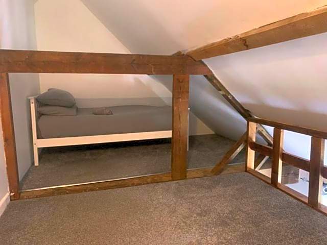 Hursley Rooms - The Dolphin