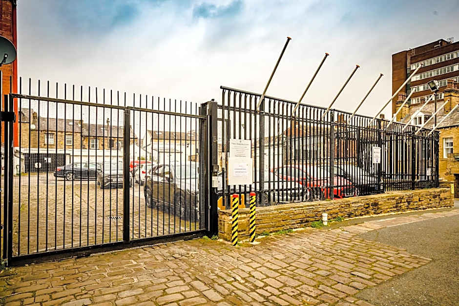 Huddersfield Central Lodge