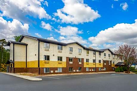 Super 8 by Wyndham Hagerstown I-70